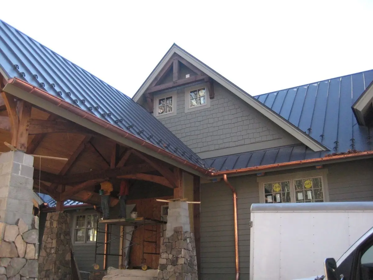 Craftsman Roofing team delivering quality roofing work in Apple Country